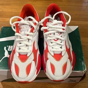 WOMENS PUMA SNEAKERS